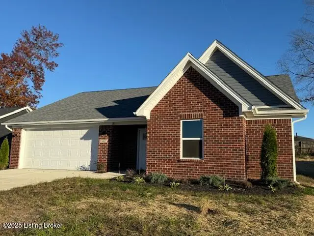 5417 Mount Holyoke Dr, Louisville, KY 40216 - Image #1