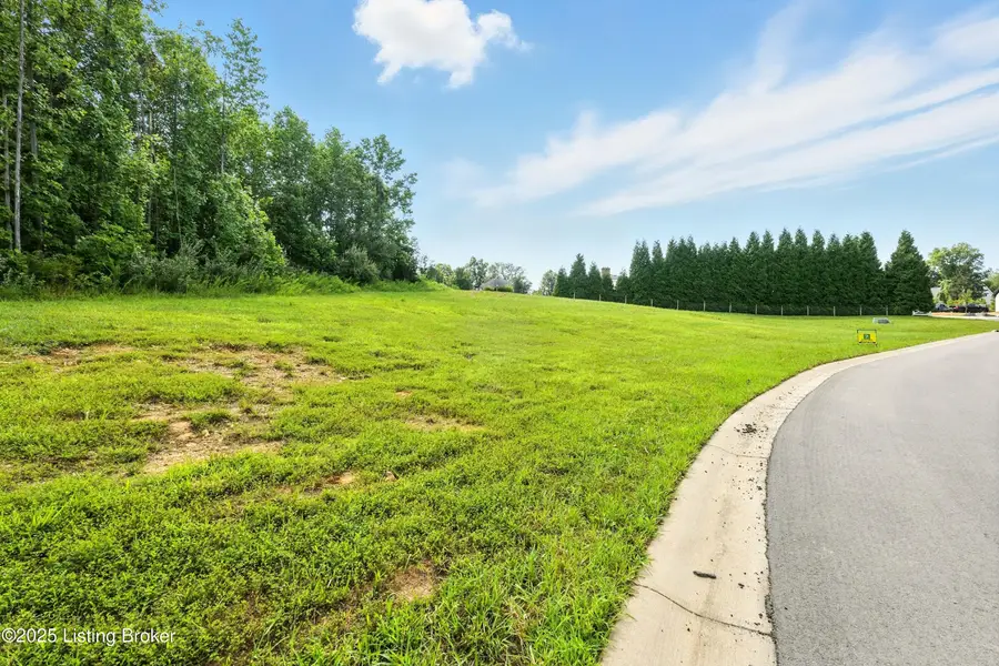 5501 Farmhouse Dr, Crestwood, KY 40014 - Image #2