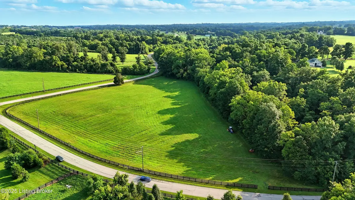 2831 L'esprit Pkwy, La Grange, KY 40031 - Image #1