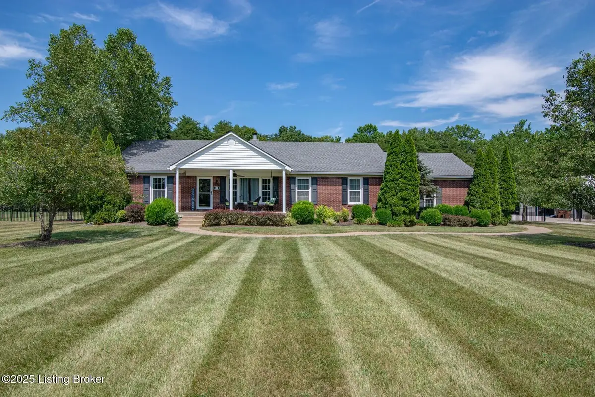 582 Shulthise Ln, Shepherdsville, KY 40165 - Image #1