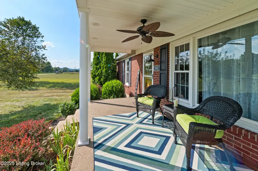 582 Shulthise Ln, Shepherdsville, KY 40165 - Image #3