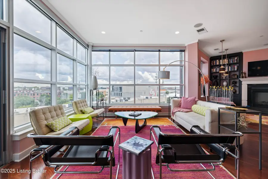 324 E Main St #UNIT 506, Louisville, KY 40202 - Image #2
