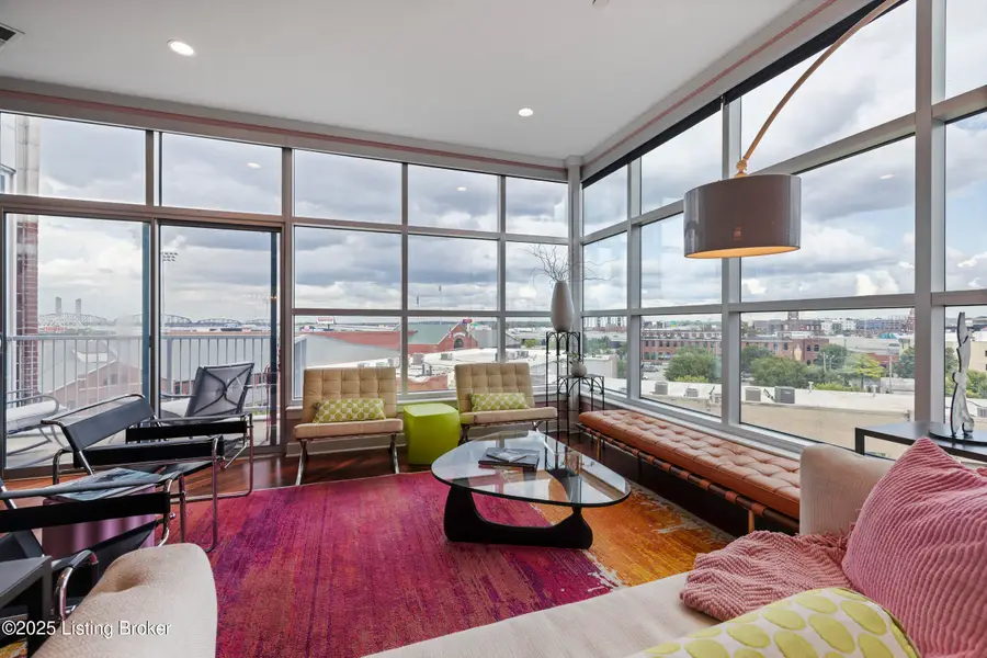 324 E Main St #UNIT 506, Louisville, KY 40202 - Image #3