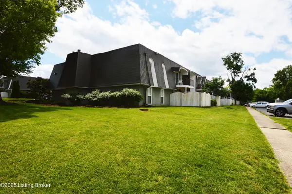 1102 La Fontenay Ct, Louisville, KY 40223