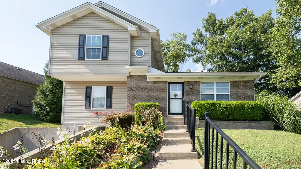 6212 Elanor Ct, Floyds Knobs, IN 47119 - Image #1