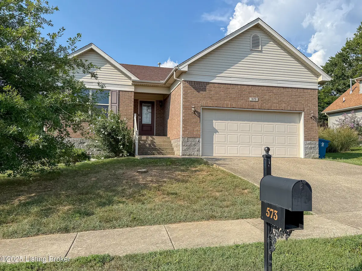 573 Birchwood Cir, Shelbyville, KY 40065 - Image #1