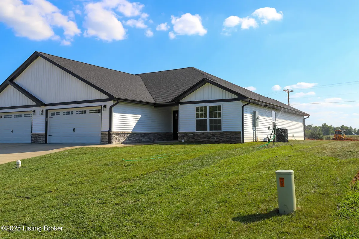 838 Otter Creek Rd, Vine Grove, KY 40175 - Image #1