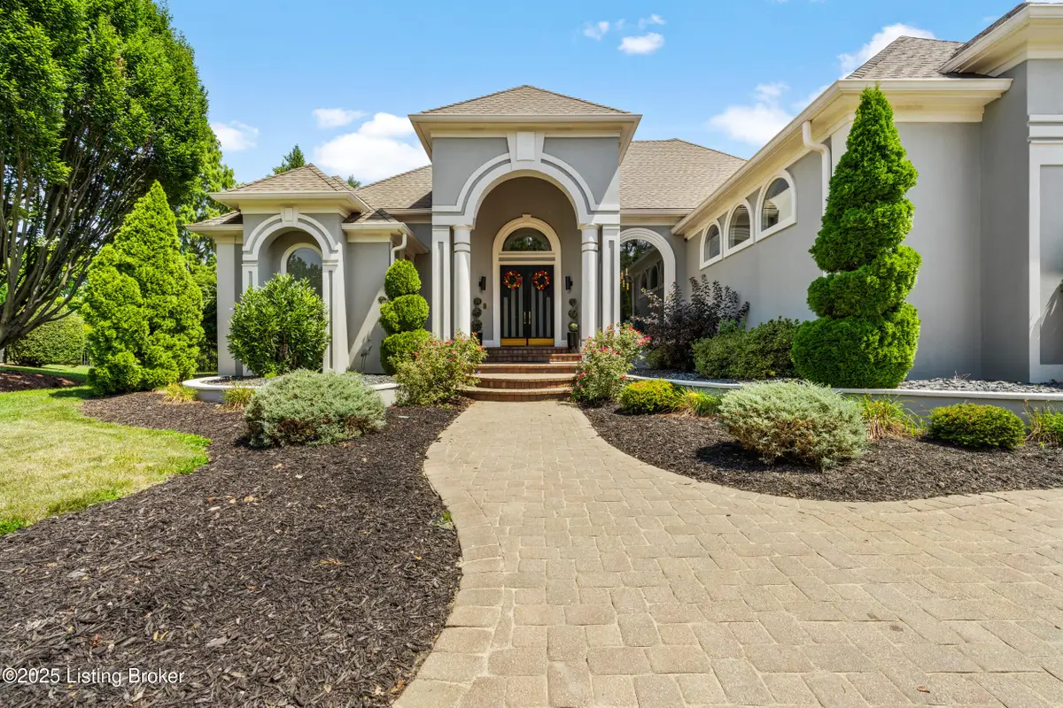 1300 Golden Springs Ct, Louisville, KY 40205 - Image #1