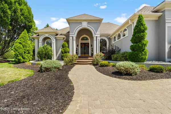 1300 Golden Springs Ct, Louisville, KY 40205