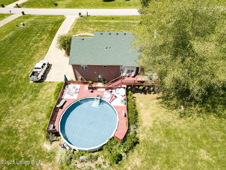 327 Wilsonville Heights Dr, Fisherville, KY 40023 - Image #3