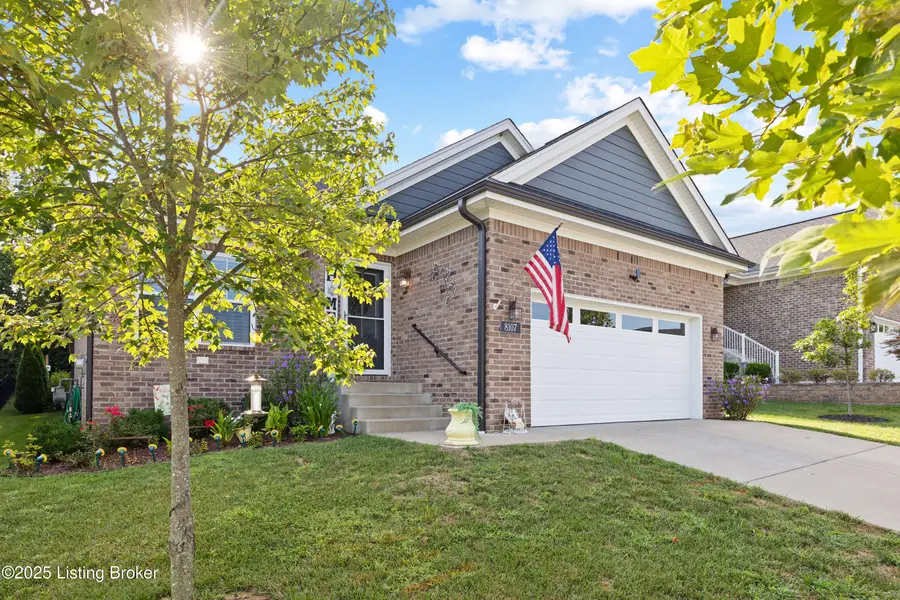 8107 Cedar Crest Ln, Louisville, KY 40291 - Image #2