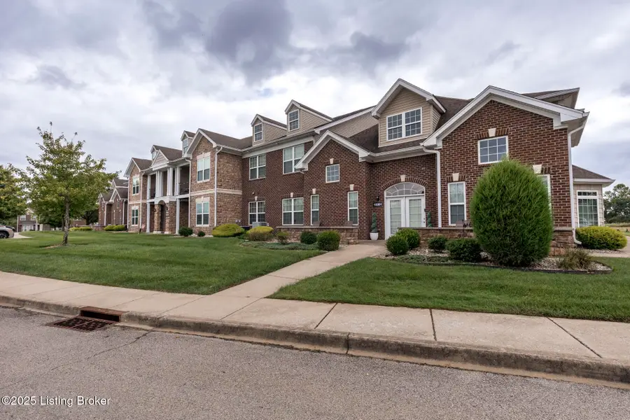 10203 Lark Meadow Dr #201, Louisville, KY 40291 - Image #2