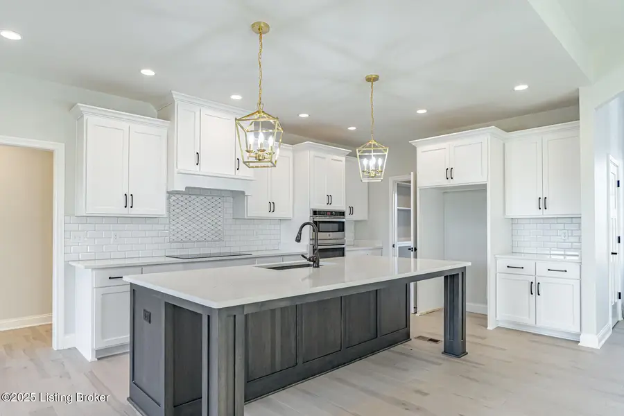 119 Dalton Dr, Fisherville, KY 40023 - Image #2