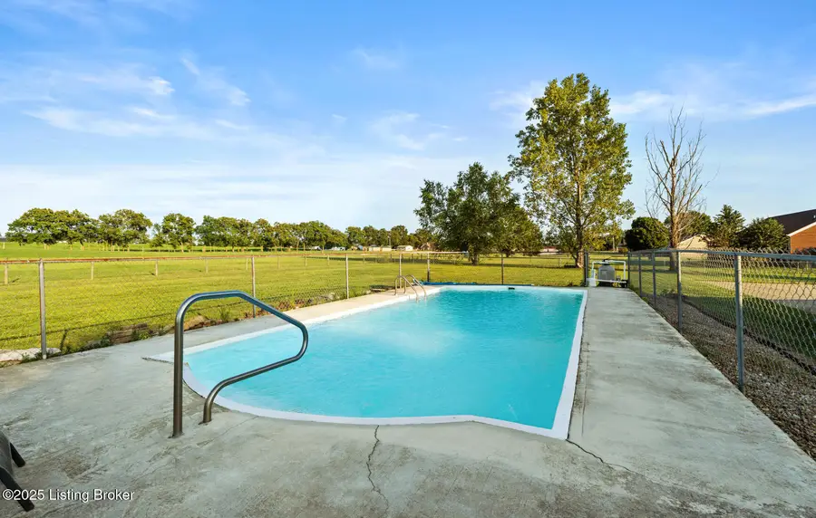 127 Man-o-war Dr, Harrodsburg, KY 40330 - Image #3