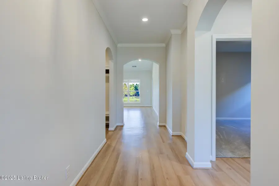 8221 Cedar Crest Ln, Louisville, KY 40291 - Image #3