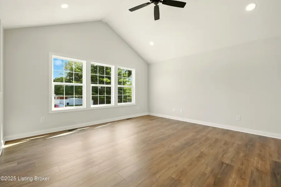 101 Honeysuckle Dr, Vine Grove, KY 40175 - Image #3