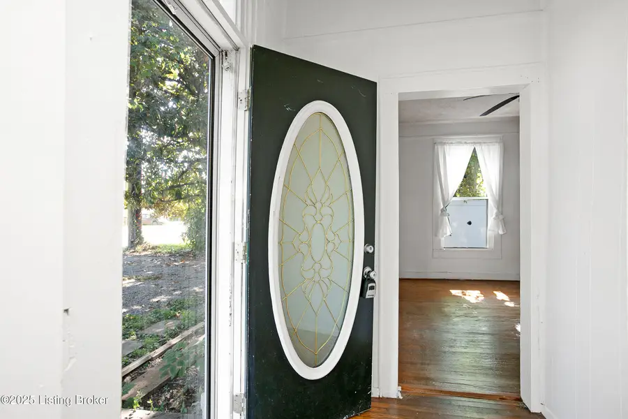 214 E Factory St, Harrodsburg, KY 40330 - Image #2