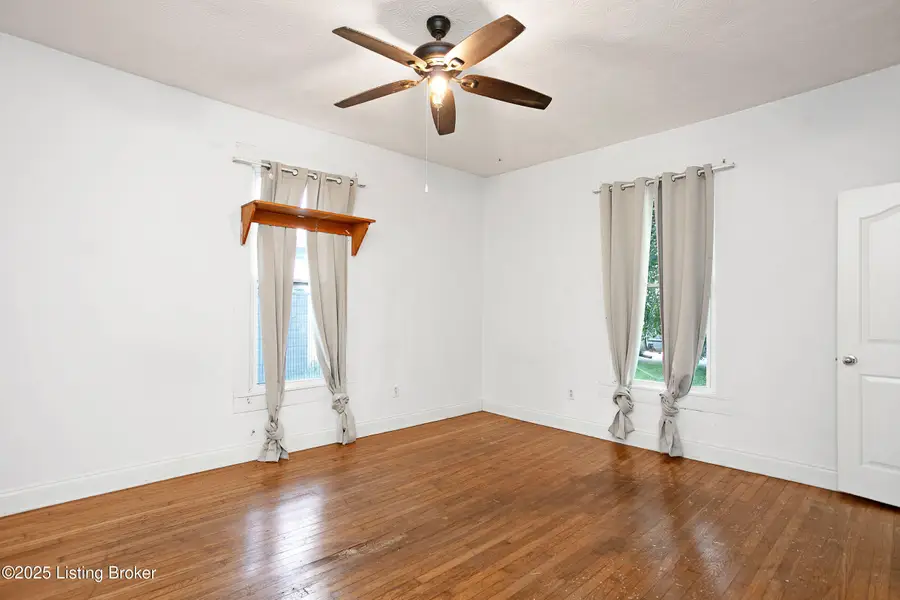 214 E Factory St, Harrodsburg, KY 40330 - Image #3