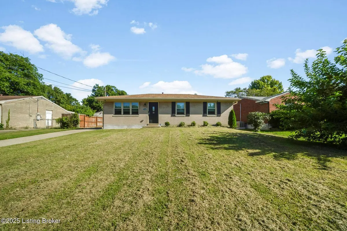 10109 Merioneth Dr, Louisville, KY 40299 - Image #1