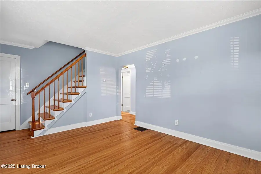 1413 Falcon Dr, Louisville, KY 40213 - Image #2