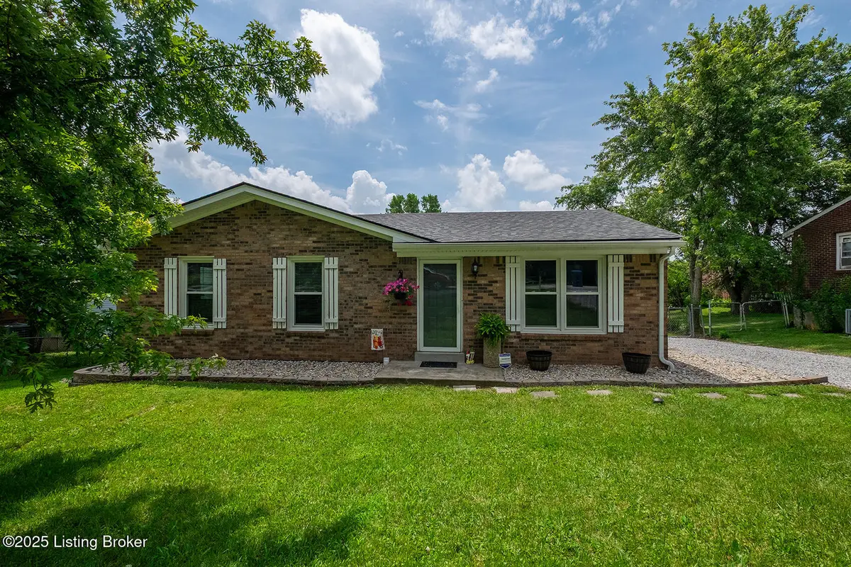 1008 E Mialback Way, Crestwood, KY 40014 - Image #1