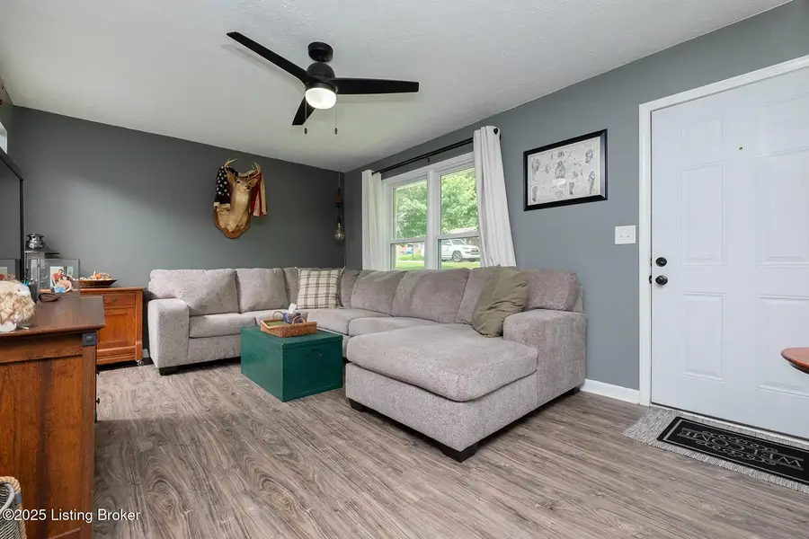 1008 E Mialback Way, Crestwood, KY 40014 - Image #2