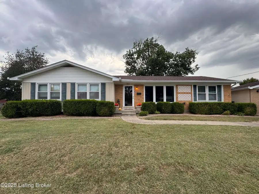 8800 Gladstonberry Pl, Louisville, KY 40258 - Image #2