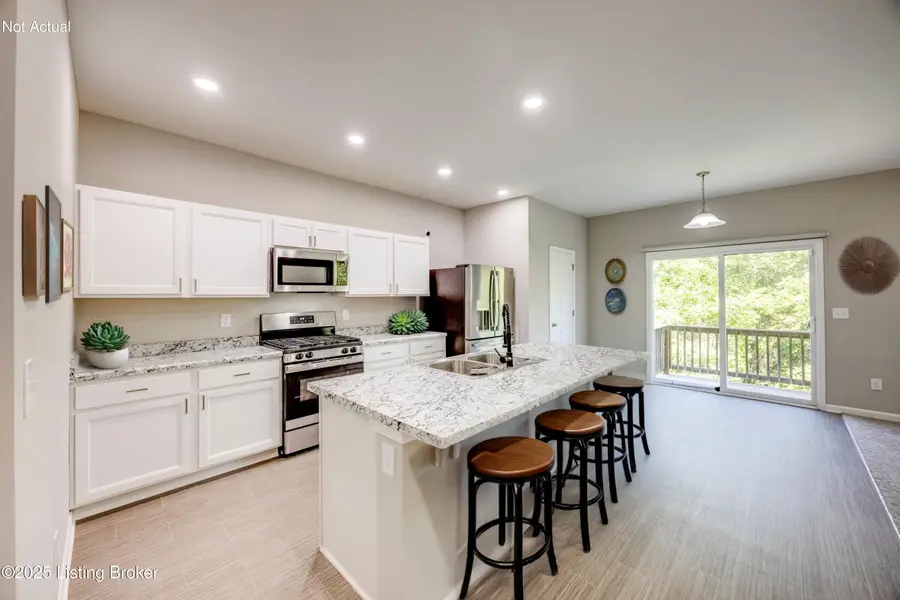 11224 Comfort Ct, Louisville, KY 40229 - Image #2