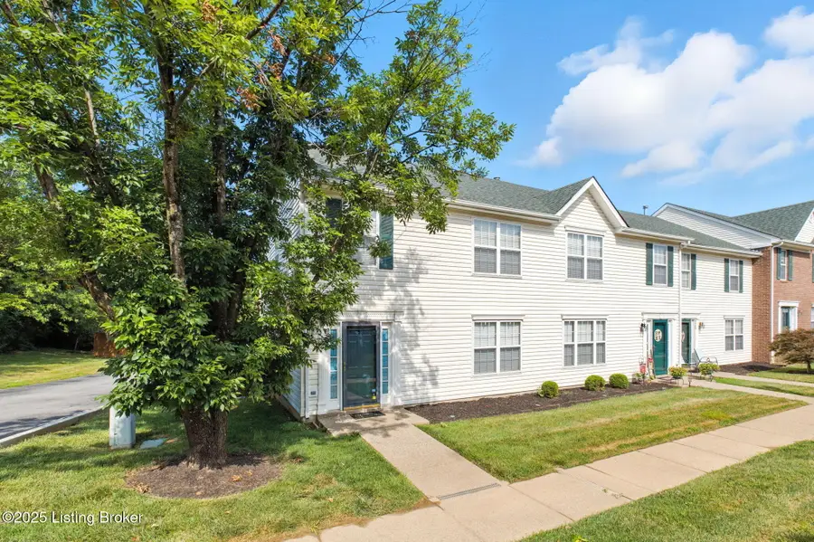 8013 Hunter Green Way, Louisville, KY 40291 - Image #3
