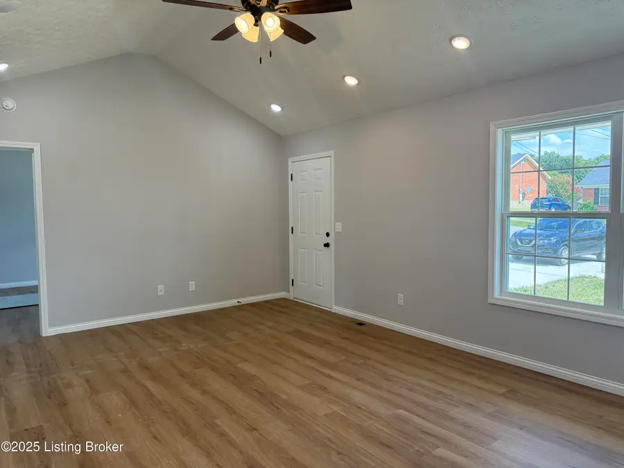 109 Kentucky Ave, Bardstown, KY 40004 - Image #2
