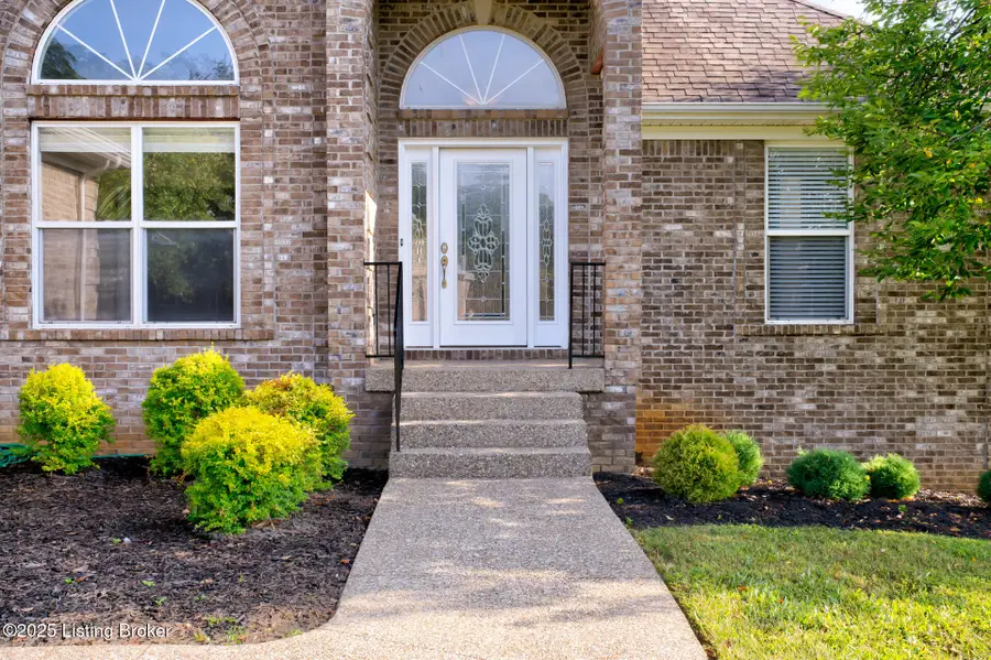 3411 Tucker Wood Ln, Louisville, KY 40299 - Image #2