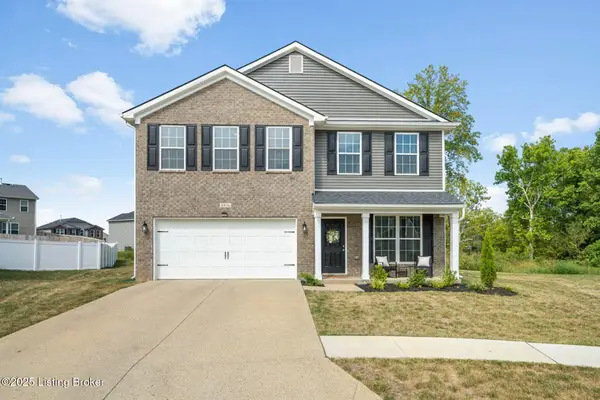 8436 Gateway Run Rd, Louisville, KY 40229