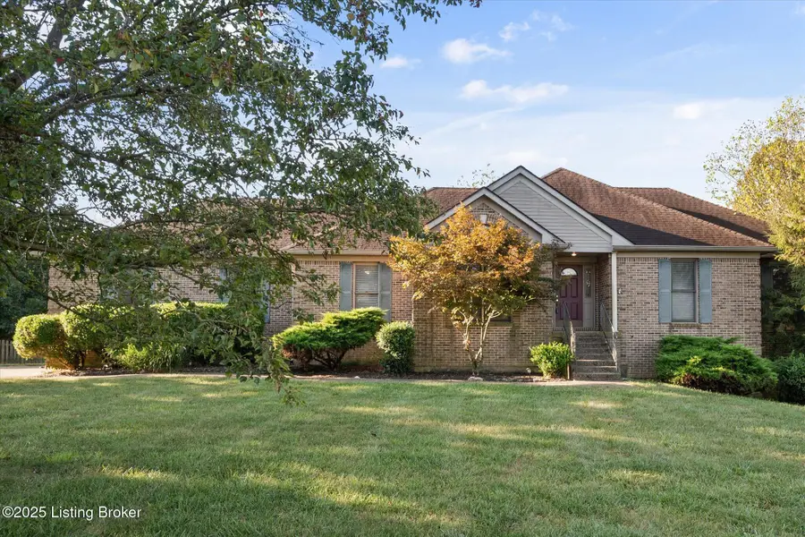 27 Plantation Dr, Shelbyville, KY 40065 - Image #2