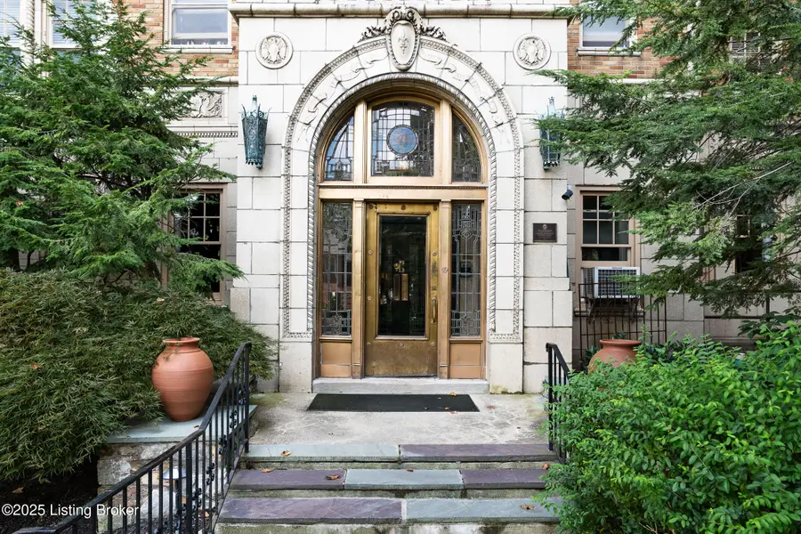 2140 Bonnycastle Ave #10E, Louisville, KY 40205 - Image #2