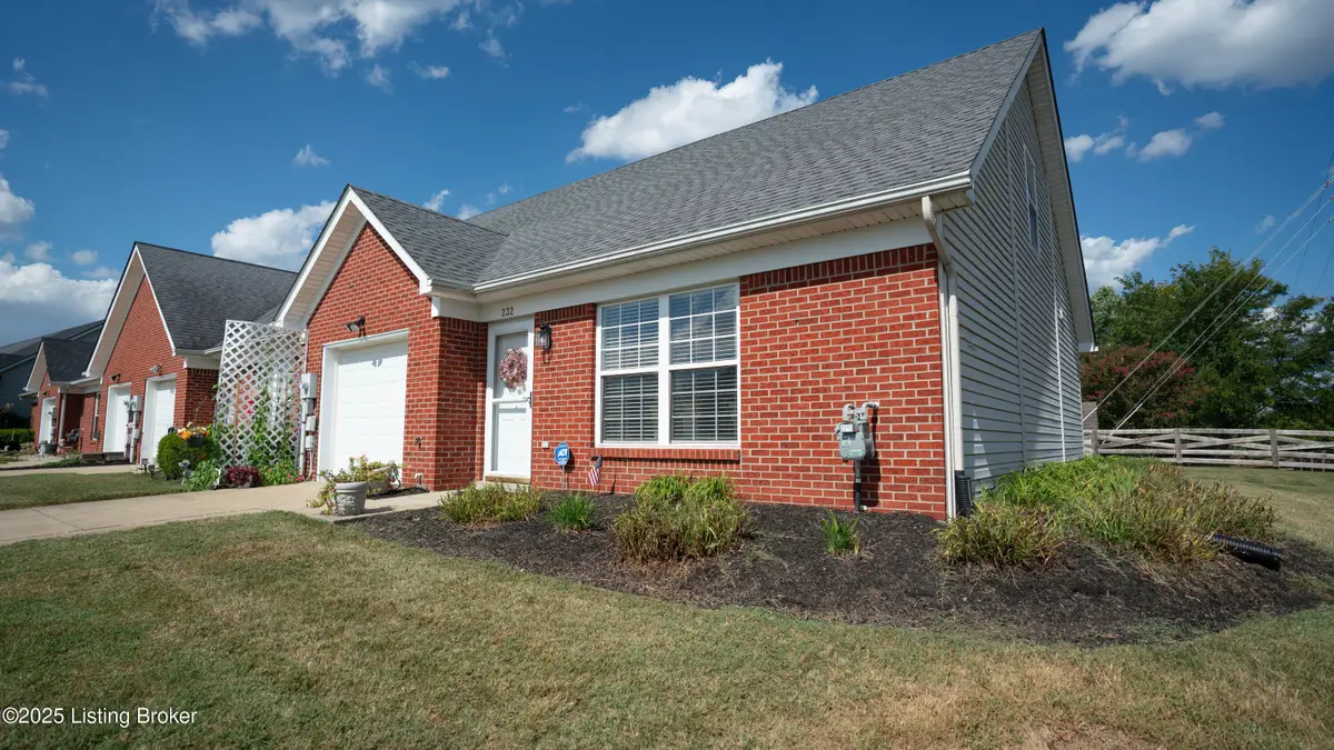 232 Woodpointe Ct, Mount Washington, KY 40047 - Image #1