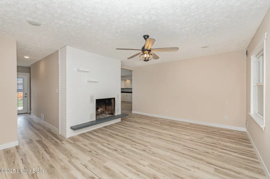 213 W French St, Elizabethtown, KY 42701 - Image #2