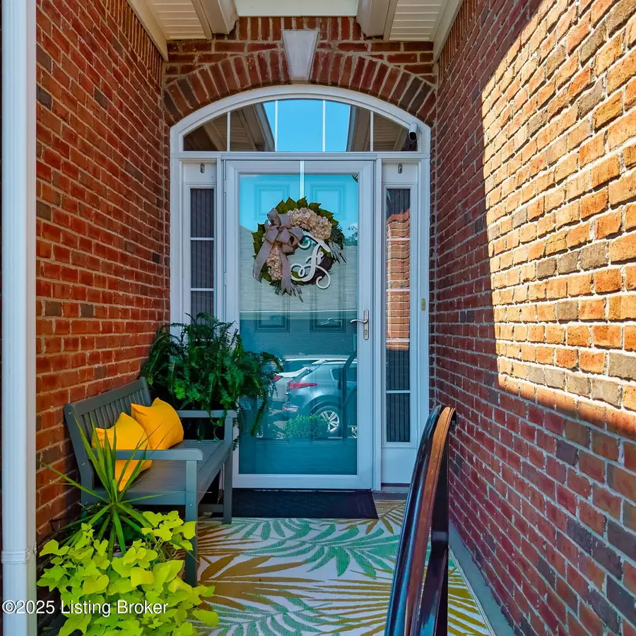 900 Ridge Point Dr, Louisville, KY 40299 - Image #2