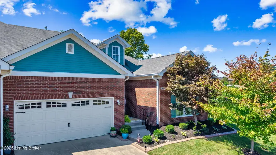 900 Ridge Point Dr, Louisville, KY 40299 - Image #3