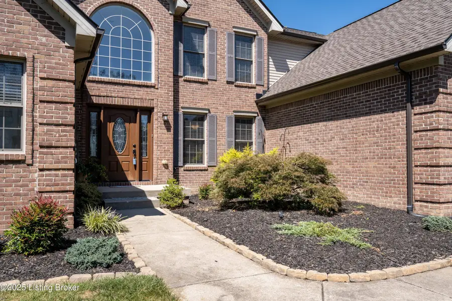 6038 Pebble Creek Dr, Floyds Knobs, IN 47119 - Image #3