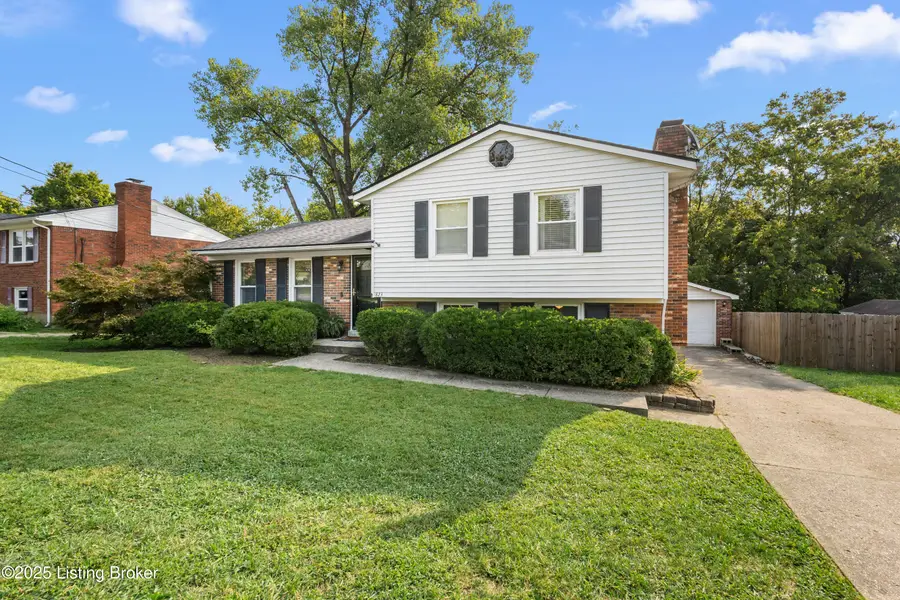 823 Creekvalley Rd, Louisville, KY 40243 - Image #2