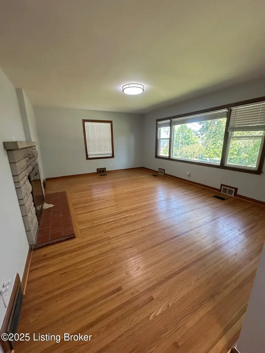 6810 Homestead Dr, Louisville, KY 40214 - Image #3