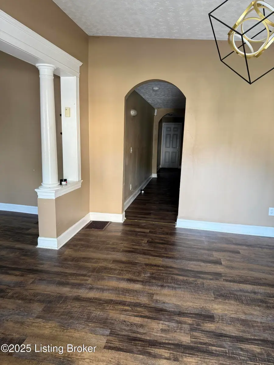 665 S 39th St #1/2, Louisville, KY 40211 - Image #2