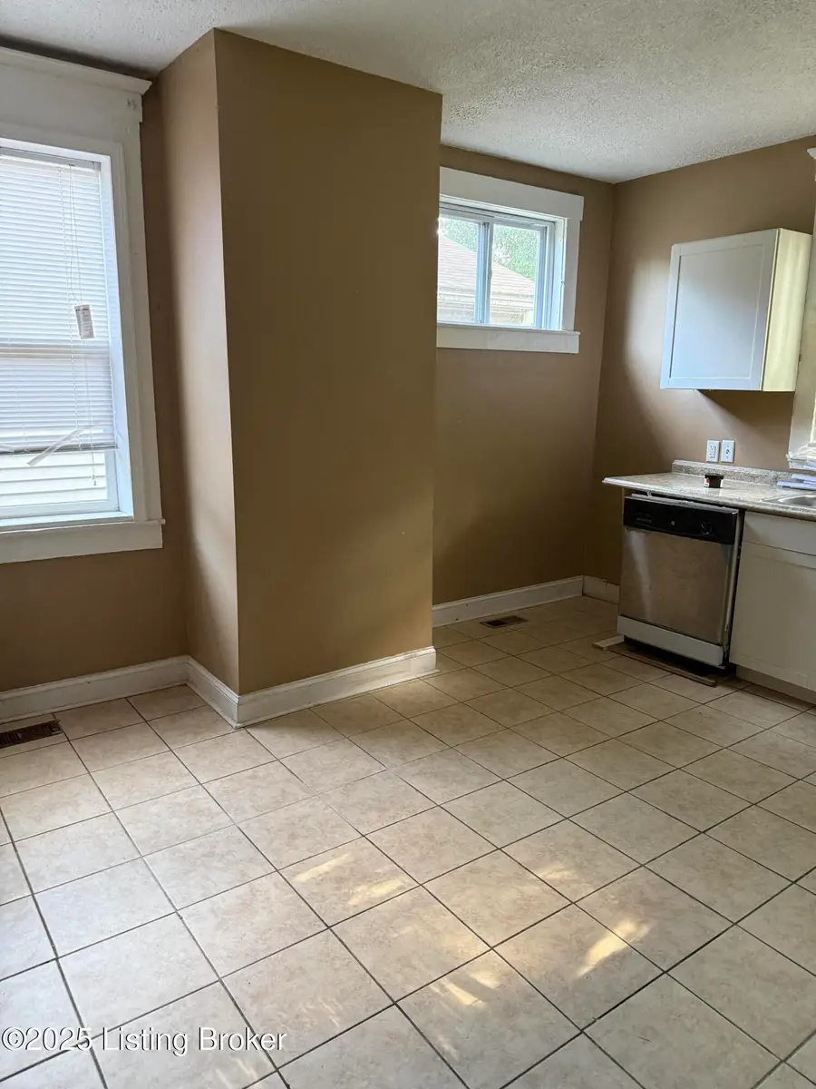 665 S 39th St #1/2, Louisville, KY 40211 - Image #3