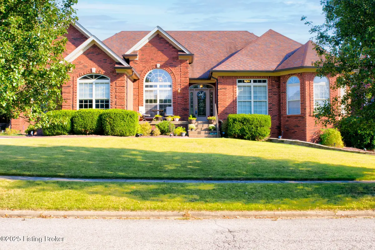 3505 Hardwood Forest Dr, Louisville, KY 40214 - Image #1