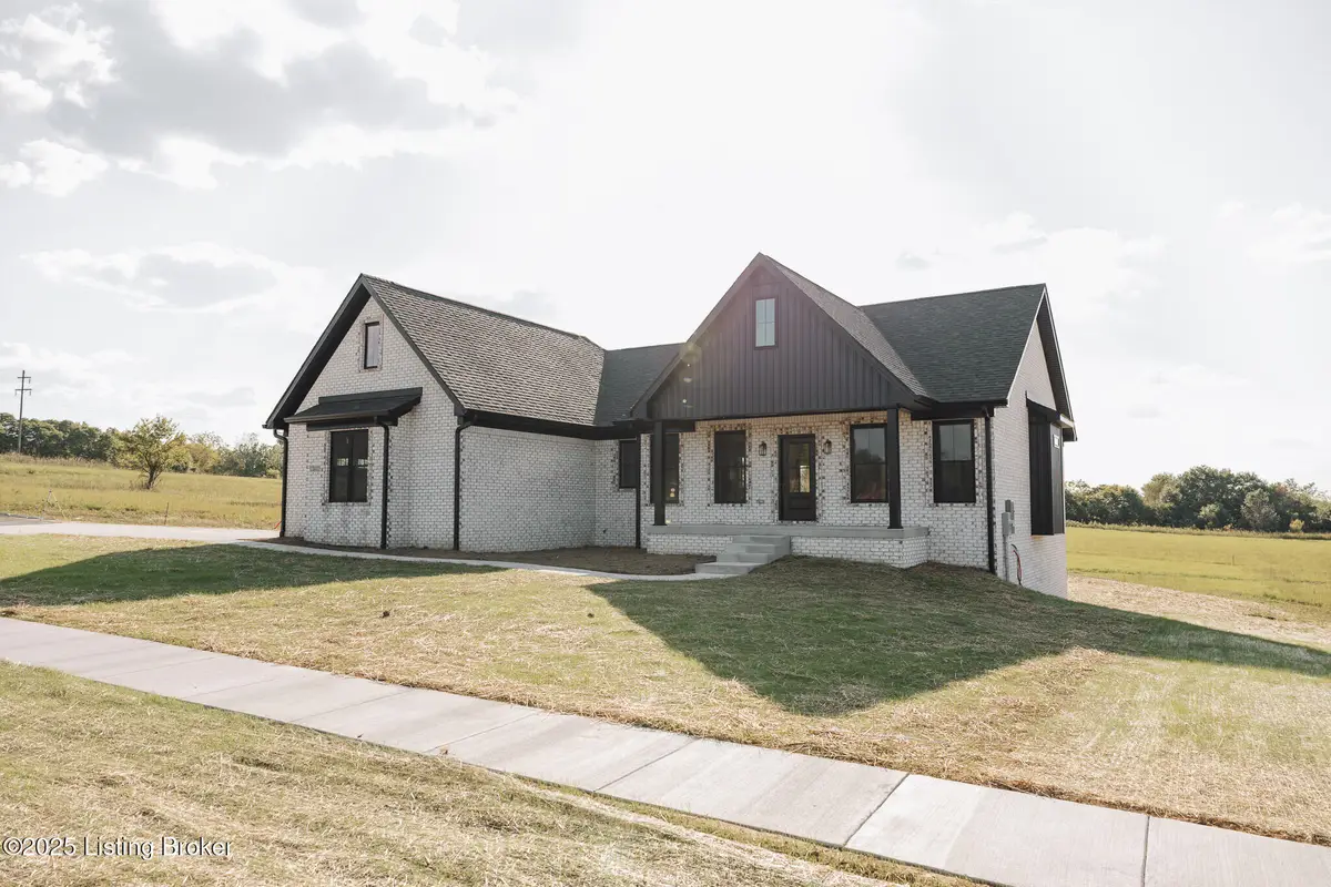 243 Sweet Grass Ct, Hodgenville, KY 42748 - Image #1