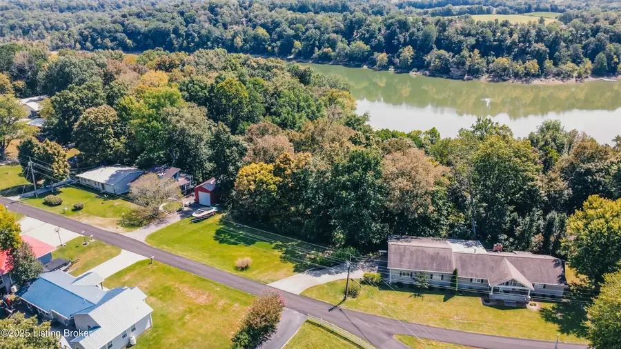 2843 Cannons Point Ln, McDaniels, KY 40152 - Image #2