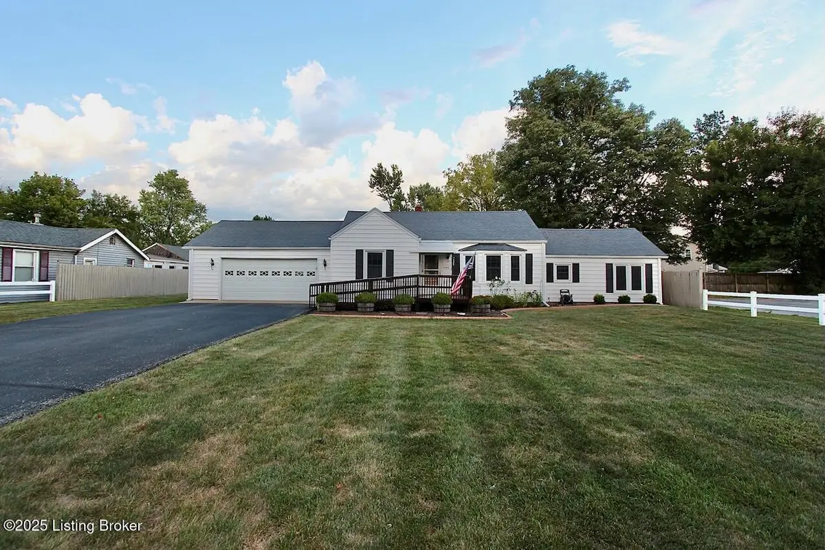 1520 Maple Ct, New Albany, IN 47150 - Image #1