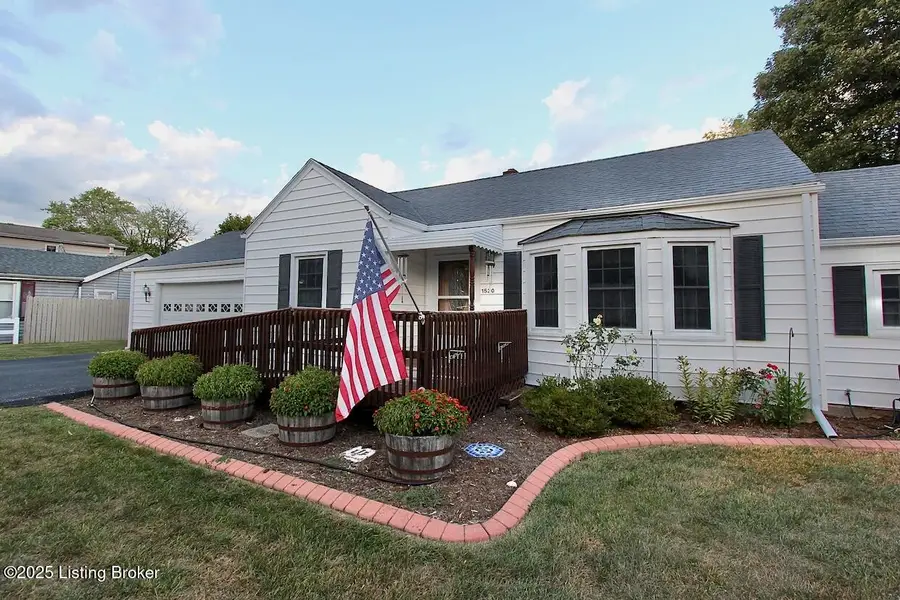 1520 Maple Ct, New Albany, IN 47150 - Image #3