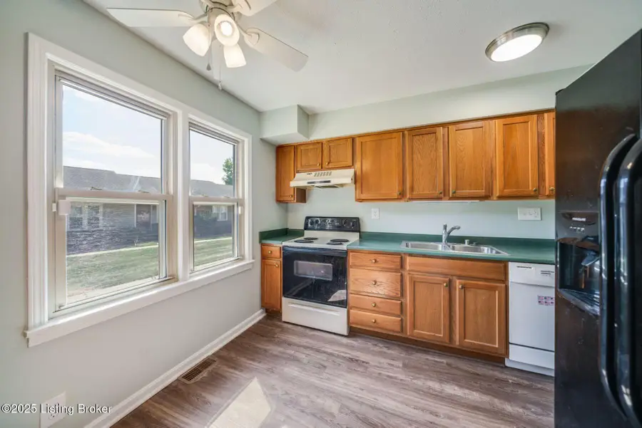 10505 Burns Ct, Louisville, KY 40223 - Image #3