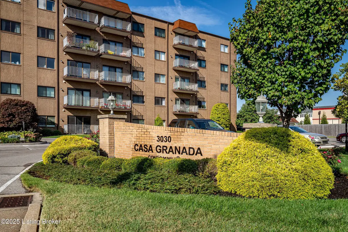 3030 Breckenridge Ln #202, Louisville, KY 40220 - Image #1